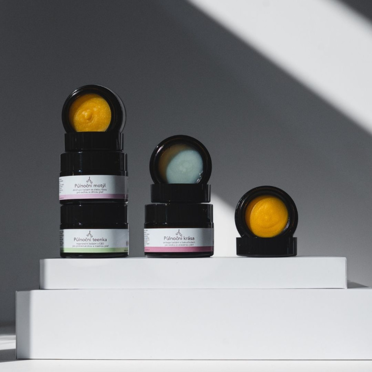 Půlnoční bezvodé balzámy z řady Krása, Motýl, Teenka