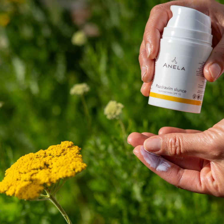 Pozdravím slunce: opalovací krém SPF 15