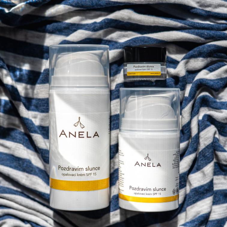 Výživný přírodní opalovací krém s SPF: Pozdravím slunce, ve třech velikostech