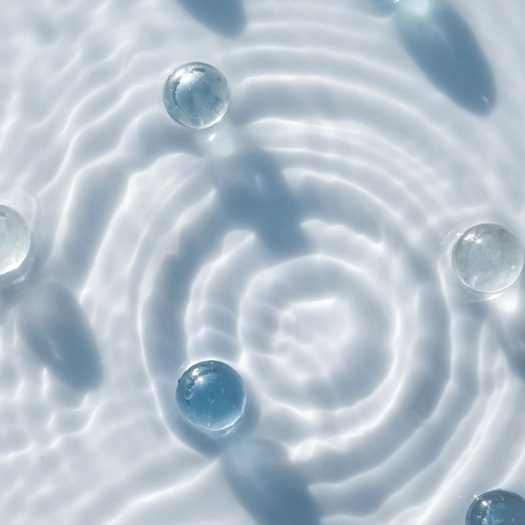 Tajemný příběh uvnitř kosmetického kelímku. Krása začíná v synergii bioaktivních látek 