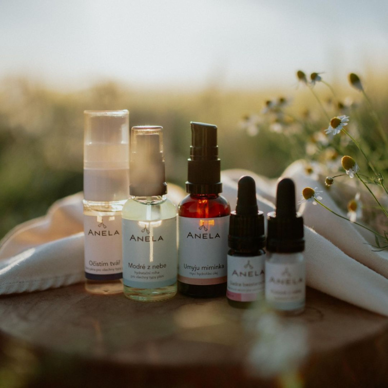 mini balení kosmetických pleťových produktů