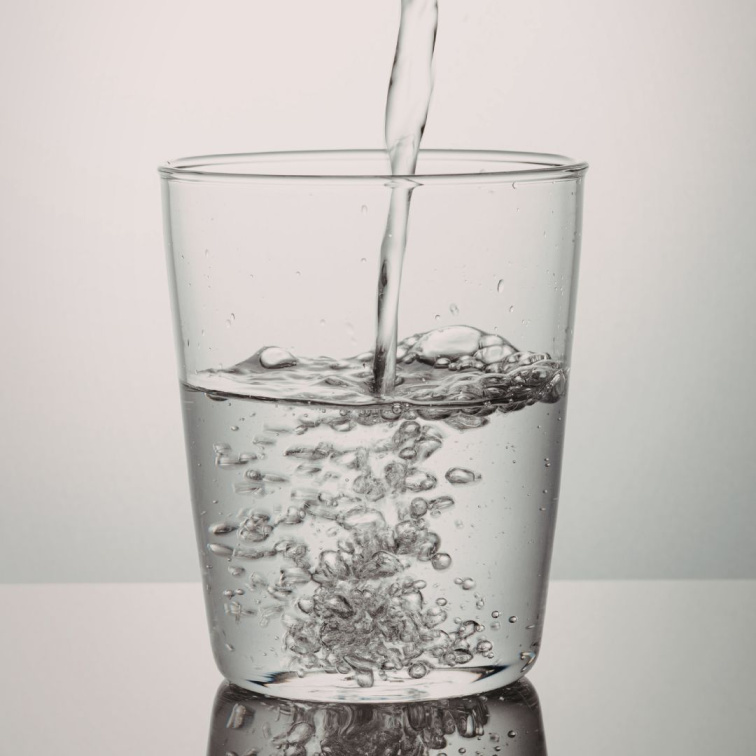 pramenitá voda, hydratace pro Vaši pleť je více než nutná