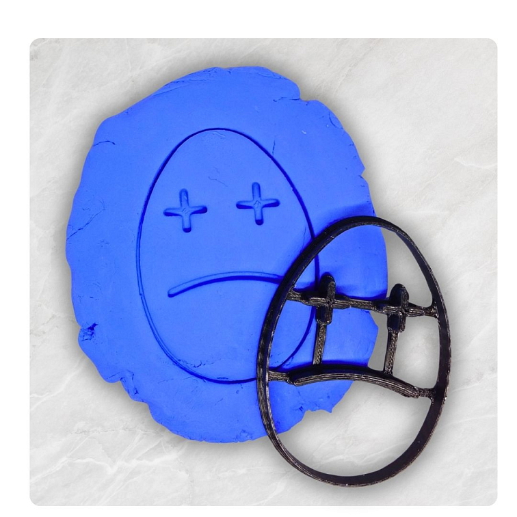 Smutné vajíčko vykrajovátko