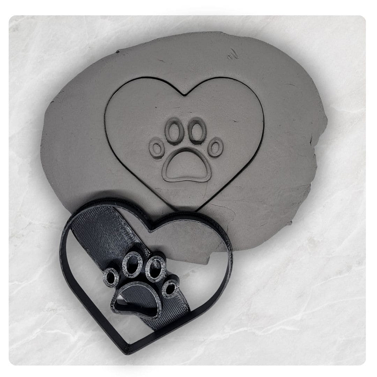 Tlapka v srdíčku vykrajovátko