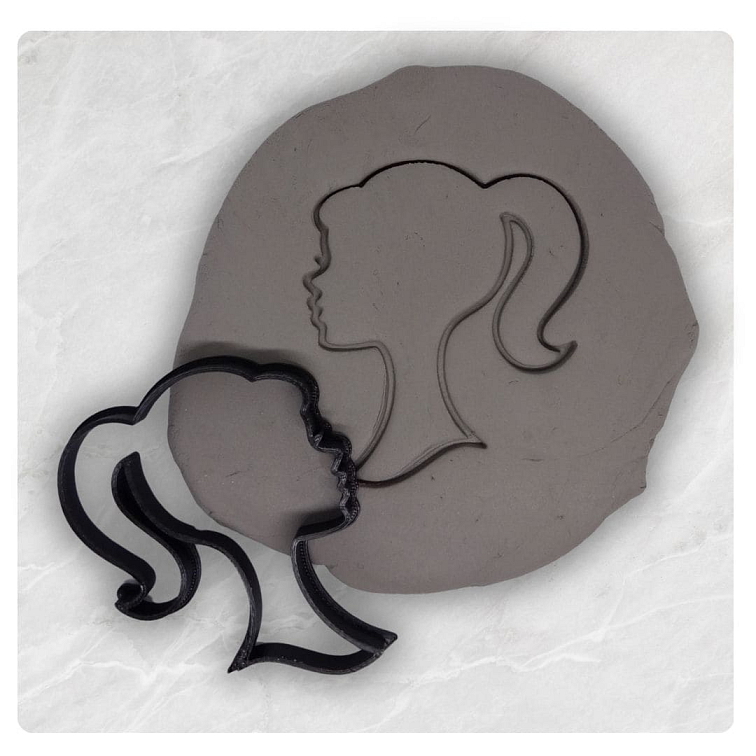 Silueta ženy s culíkem vykrajovátko