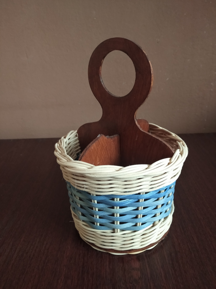 Košík na příbory-modrá páska