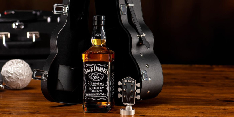 Kytara a Jack Daniels 0,7 l