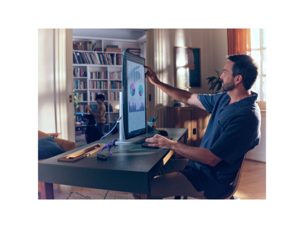 HP AiO 27'' EliteStudio 8 G1i - Výkon a štýl v jednom