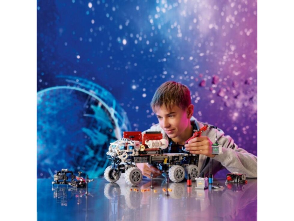 LEGO® Technic Průzkumné vozítko s posádkou na Marsu 42180