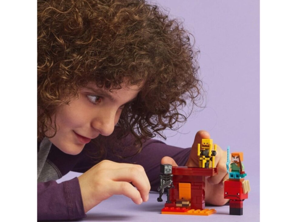 LEGO® Minecraft® Lávová bitva v Netheru 21266