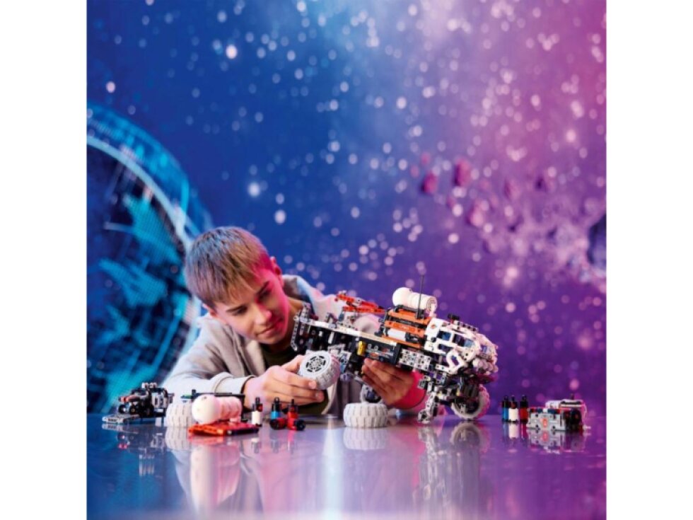 LEGO® Technic Průzkumné vozítko s posádkou na Marsu 42180