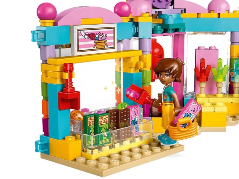 LEGO® Friends Cukrárna v městečku Heartlake 42649