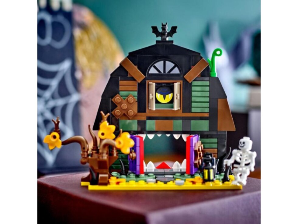 LEGO® Iconic Halloweenská stodola 40721