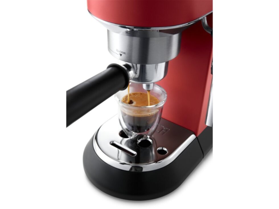 Pákový kávovar DeLonghi EC 685.R, červený
