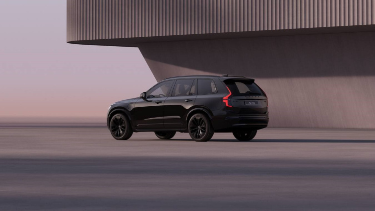Volvo XC90 se dočká elegantního provedení Black Edition