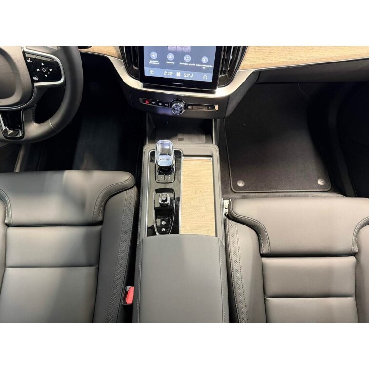 VOLVO XC90 B5 2.0L 250+14 HP AT8 AWD PLUS Bright (benzín) s01-55903