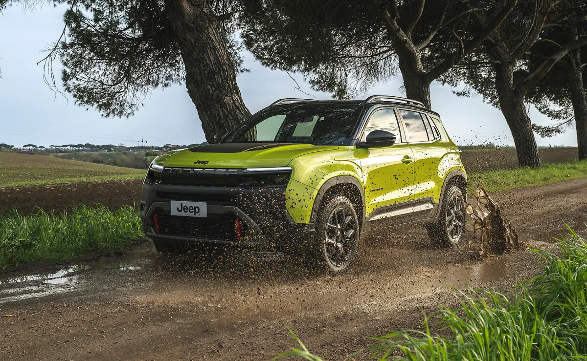 NOVÝ JEEP® AVENGER: evoluce kompaktního vyjádření svobody. Speciální edice 85th Anniversary