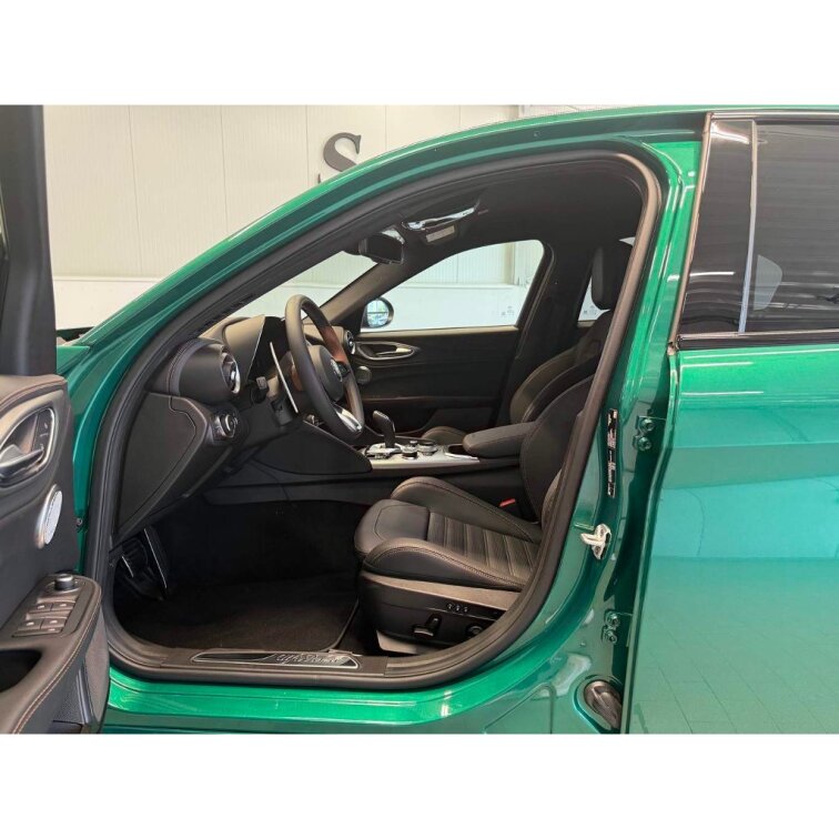 ALFA ROMEO GIULIA 2.0 Turbo 280k AT8 AWD INTENSA s01-56267