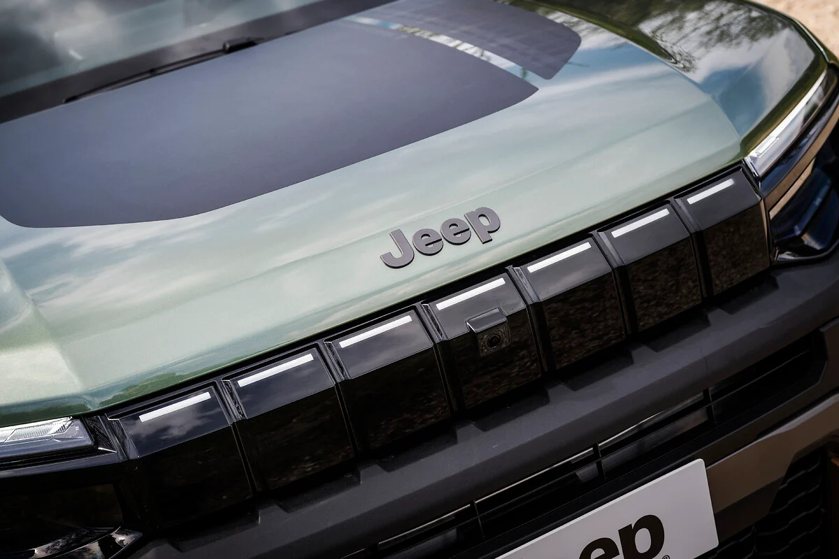 NOVÝ JEEP® AVENGER: evoluce kompaktního vyjádření svobody. Speciální edice 85th Anniversary