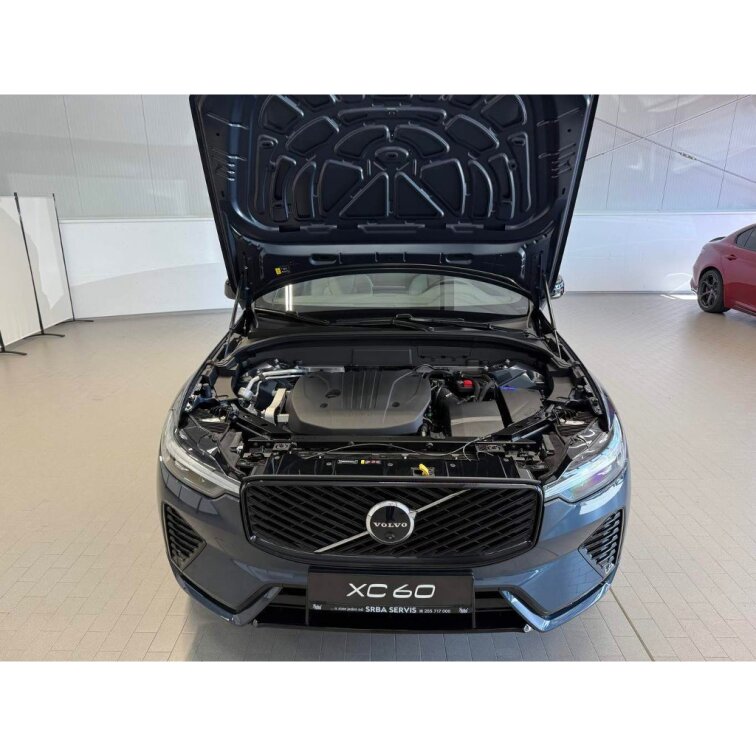 VOLVO XC60 B5 2.0L 250+14 HP AT8 AWD PLUS Dark (benzín) s01-55957