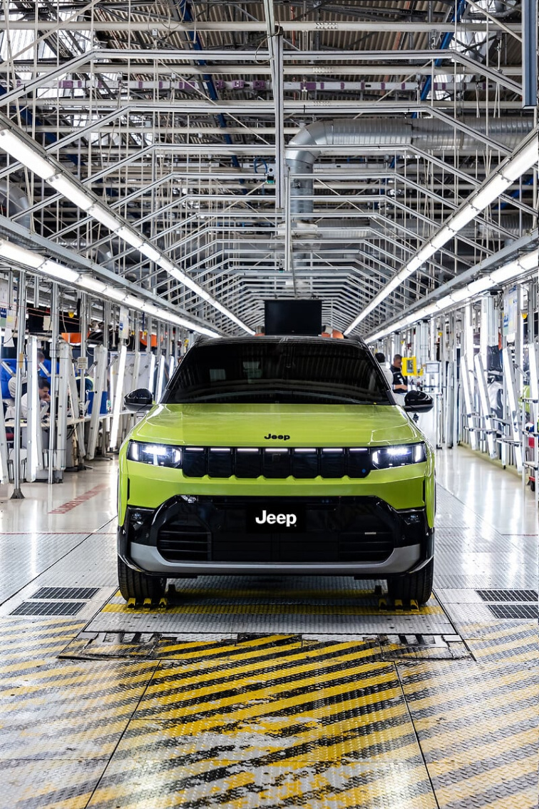 Jeep® zahajuje v továrně Stellantis – Melfi výrobu nové generace modelu Compass