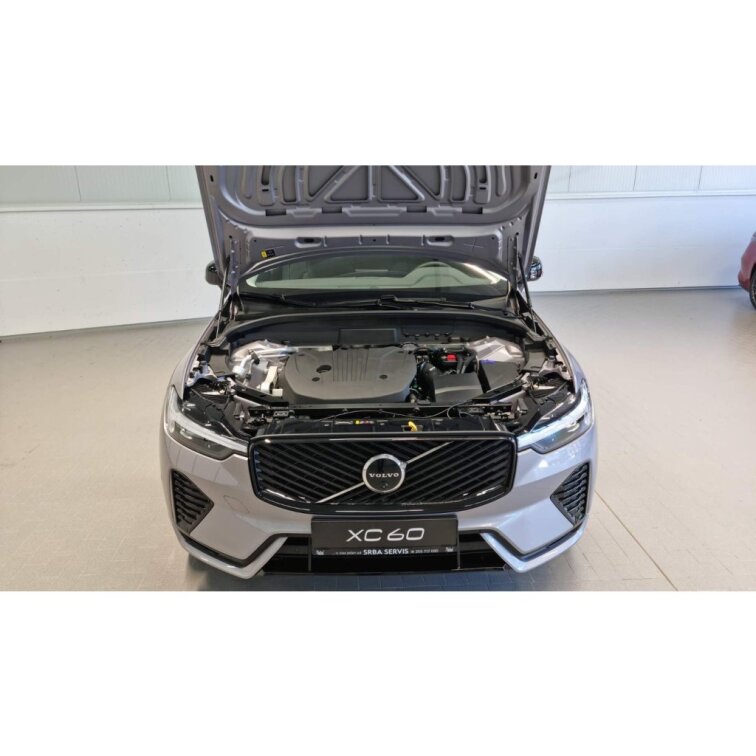 VOLVO XC60 B5 2.0L 250+14 HP AT8 AWD PLUS Dark (benzín) s01-55958