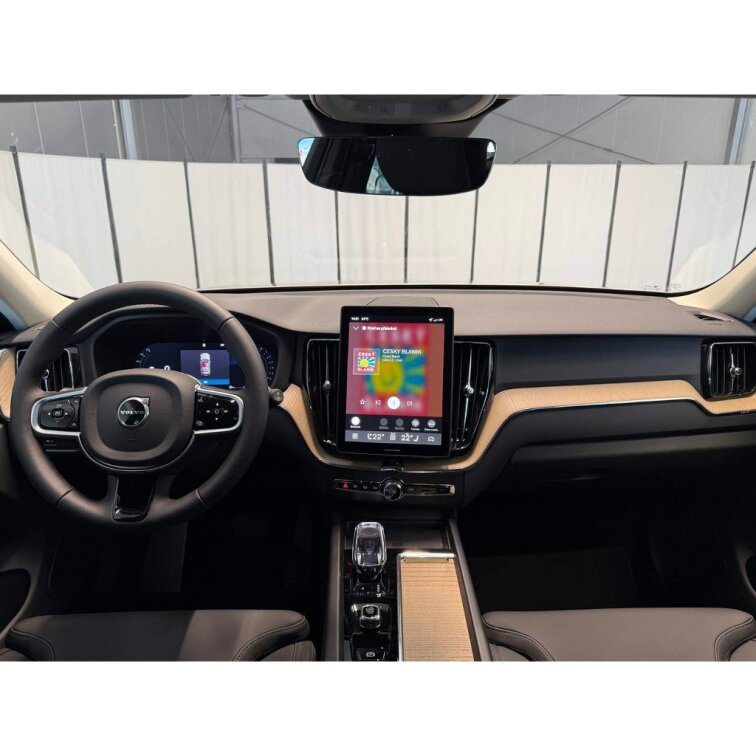 VOLVO XC60 B5 2.0L 250+14 HP AT8 AWD PLUS Dark (benzín) s01-55643