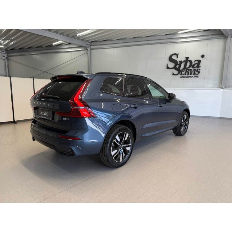 VOLVO XC60 B5 2.0L 250+14 HP AT8 AWD PLUS Dark (benzín) s01-55957