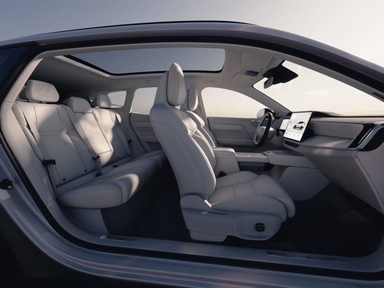 Volvo Cars představuje nové Volvo XC70: plug-in hybridní vůz stvořený pro každou cestu