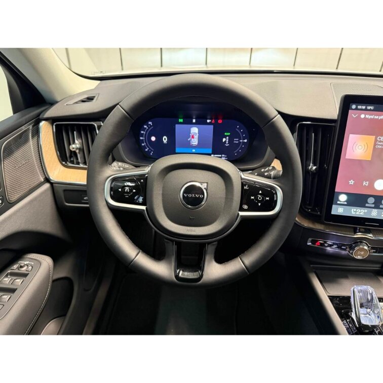 VOLVO XC60 T6 AWD RECHARGE 2.0L 253+145 HP PLUS Dark s01-56105