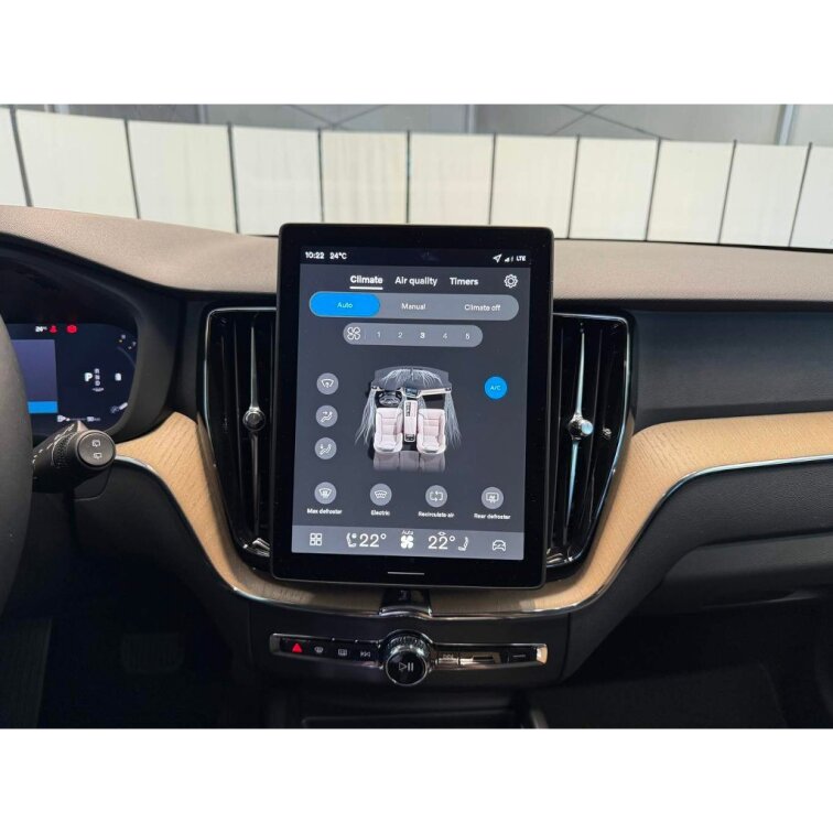 VOLVO XC60 B5 2.0L 250+14 HP AT8 AWD PLUS Dark (benzín) s01-55643