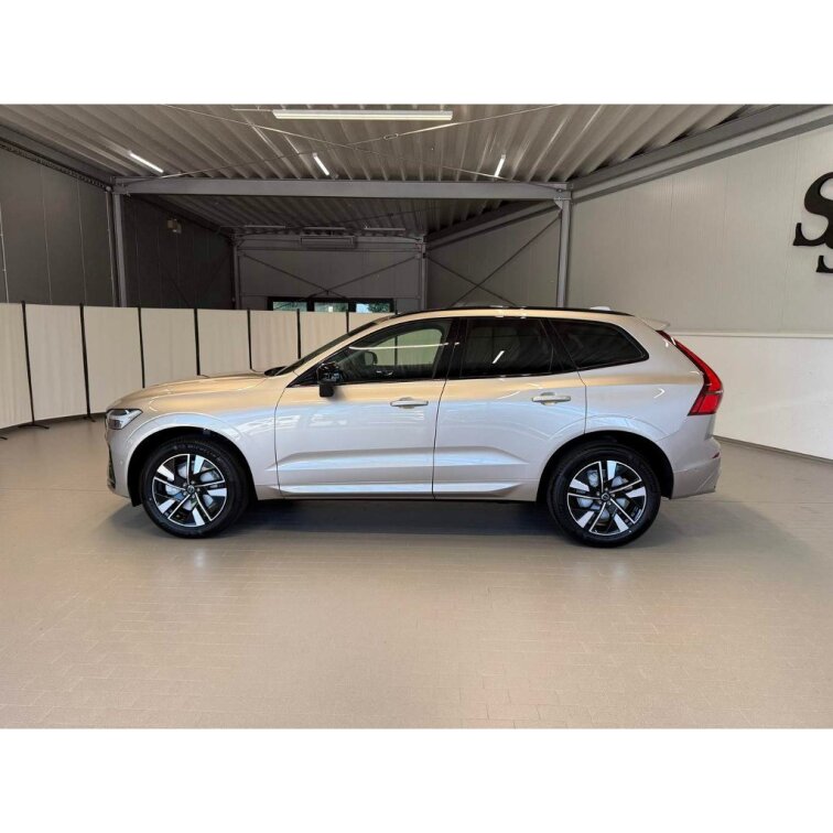 VOLVO XC60 B5 2.0L 250+14 HP AT8 AWD PLUS Dark (benzín) s01-55643