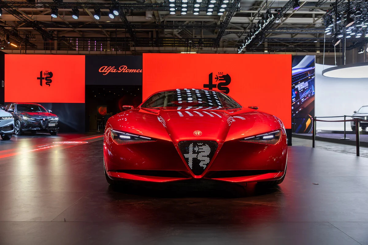 Srdce Alfa Romeo bije v Paříži: emoce, krása, budoucnost