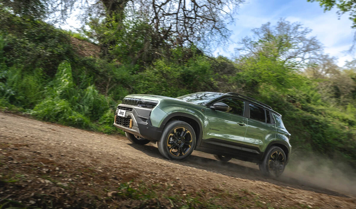 NOVÝ JEEP® AVENGER: evoluce kompaktního vyjádření svobody. Speciální edice 85th Anniversary