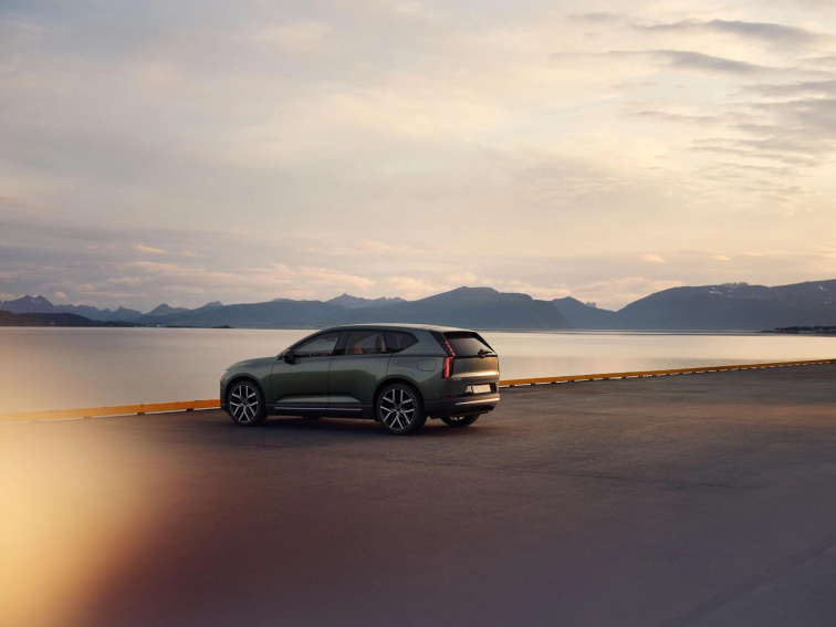 Seznamte se s novým plně elektrickým Volvem EX60: vozem, který mění pravidla hry