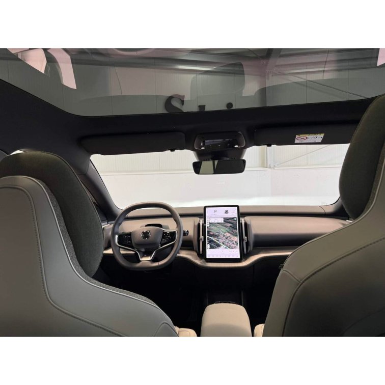 VOLVO EX30 Twin Motor Performance Ultra 428 HP Cross Country s01-55556