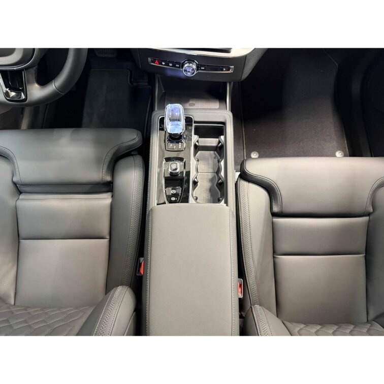 VOLVO XC90 B5 2.0L 250+14 HP AT8 AWD PLUS Bright (benzín) s01-56243