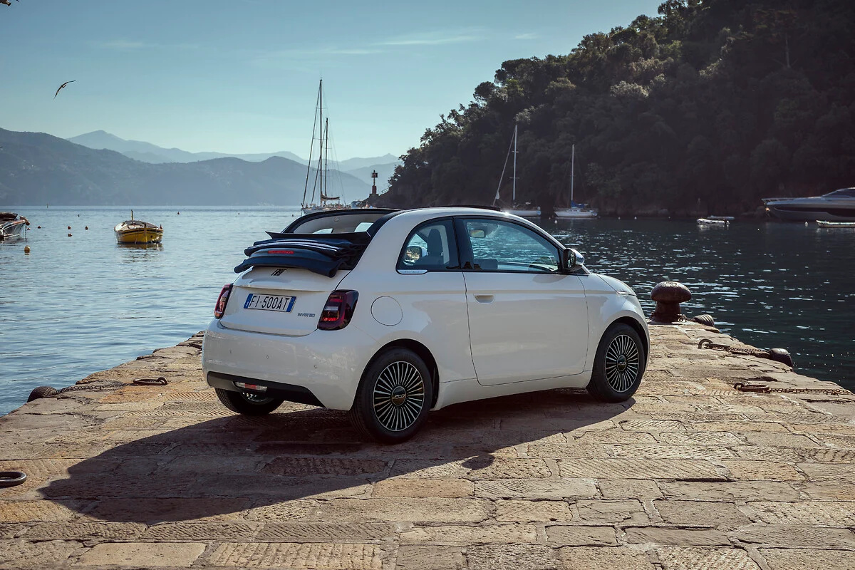 FIAT představuje nové nadčasové vyjádření italského stylu: speciální edici 500 Dolcevita