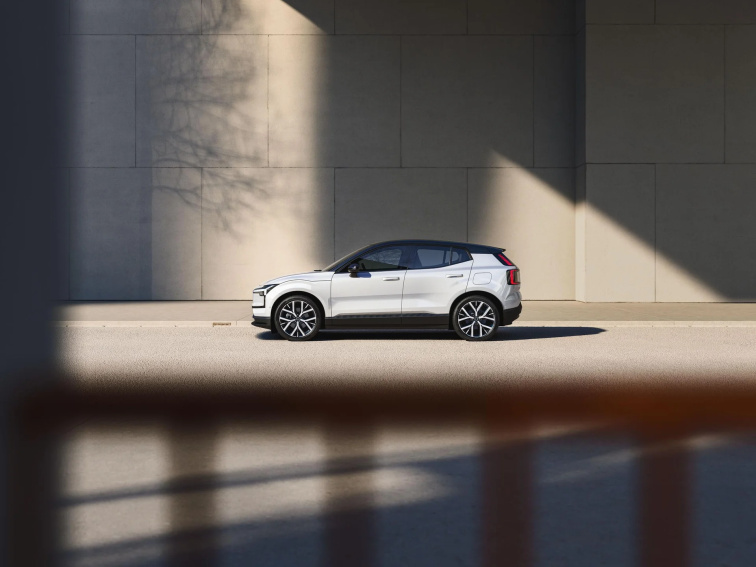 Elektrické SUV Volvo EX30 získalo prestižní ocenění Good Design® Award 2025