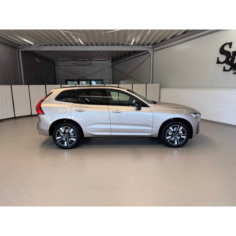 VOLVO XC60 B5 2.0L 250+14 HP AT8 AWD PLUS Dark (benzín) s01-55643