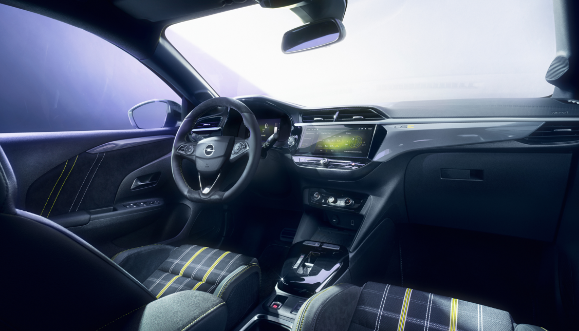 Opel v Paříži: Vize budoucího kombi, formule E, Corsa GSE…