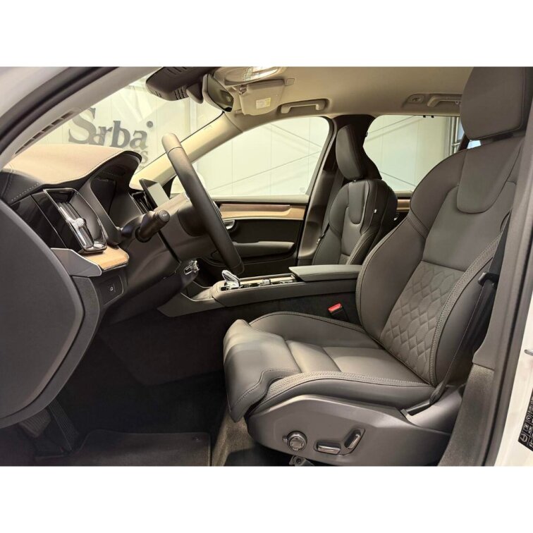 VOLVO XC90 B5 2.0L 250+14 HP AT8 AWD PLUS Bright (benzín) s01-55903