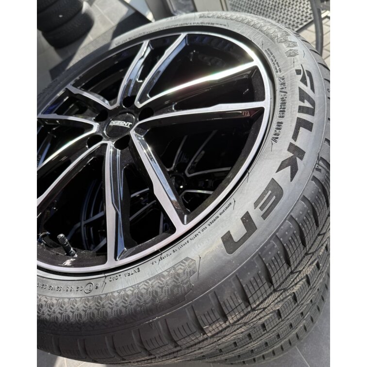 Sada zimních pneu Falken 235/50R19 103V XL a disků DEZENT KF DARK