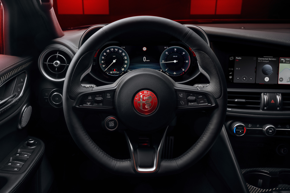 Alfa Romeo Edizione Luna Rossa má premiéru v Neapoli