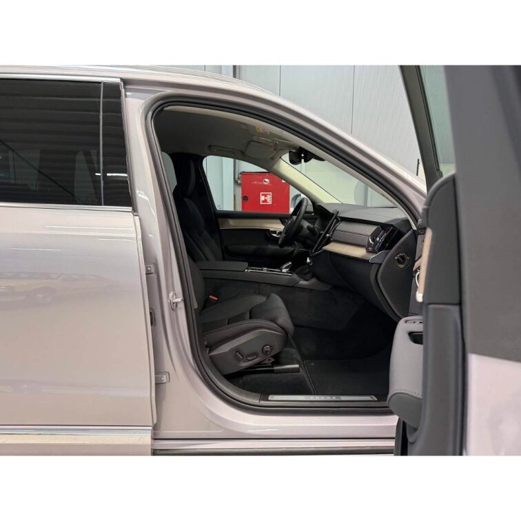 VOLVO XC90 B5 2.0L 250+14 HP AT8 AWD PLUS Bright (benzín) s01-56243