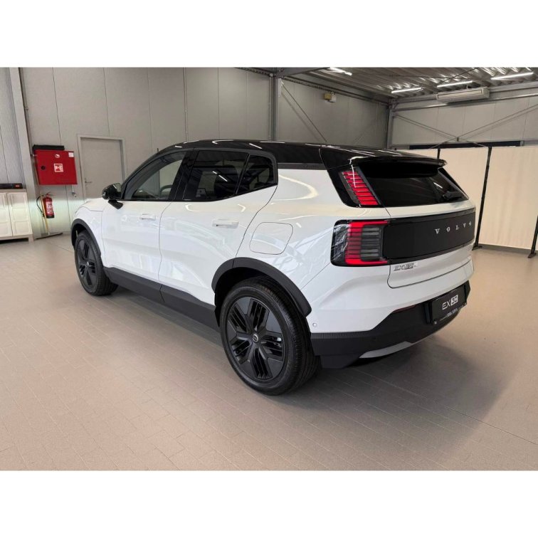 VOLVO EX30 Twin Motor Performance Ultra 428 HP Cross Country s01-55556