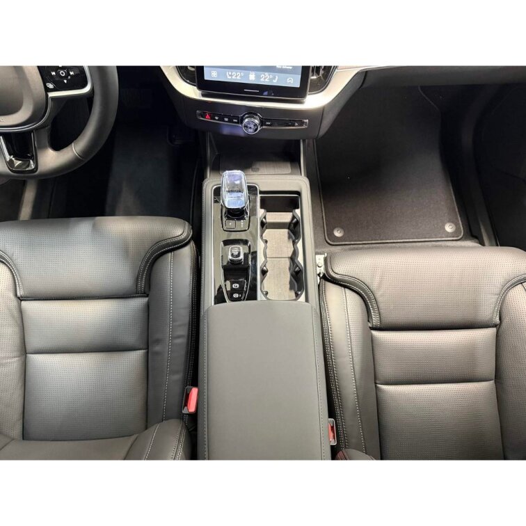 VOLVO XC90 B5 2.0L 250+14 HP AT8 AWD PLUS Bright (benzín) s01-56354