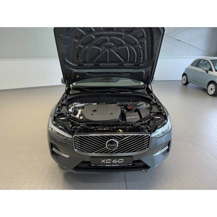 VOLVO XC60 B5 2.0L 250+14 HPAT8 AWD CORE (benzín) s01-55902