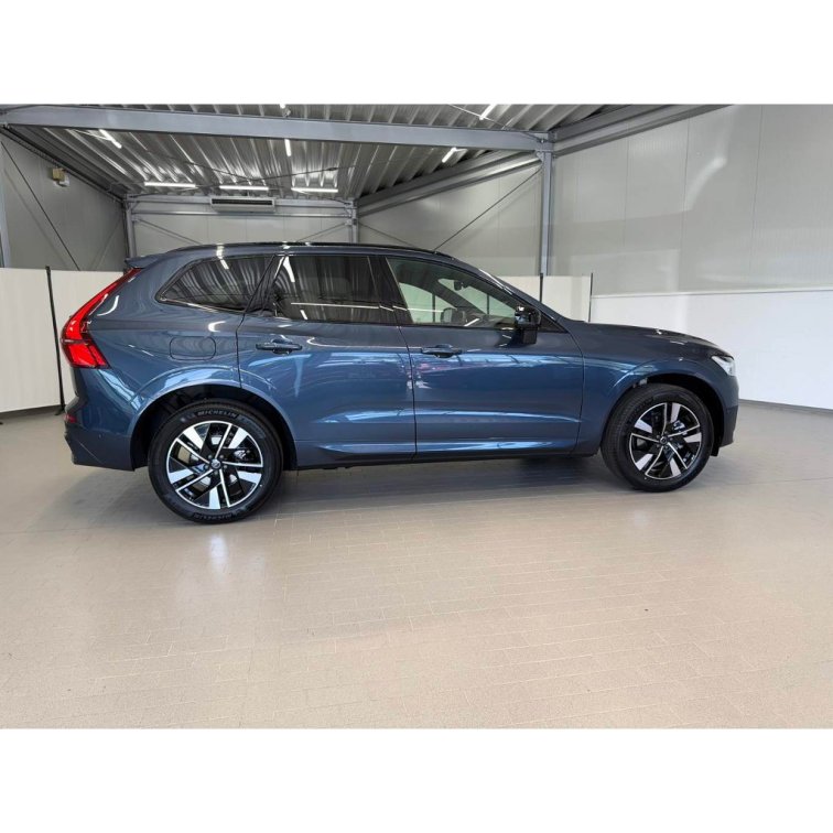 VOLVO XC60 B5 2.0L 250+14 HP AT8 AWD PLUS Dark (benzín) s01-55957