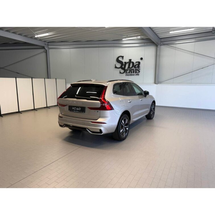 VOLVO XC60 B5 2.0L 250+14 HP AT8 AWD PLUS Dark (benzín) s01-55643